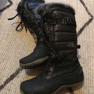 North Face fur-lined snow boots, w8